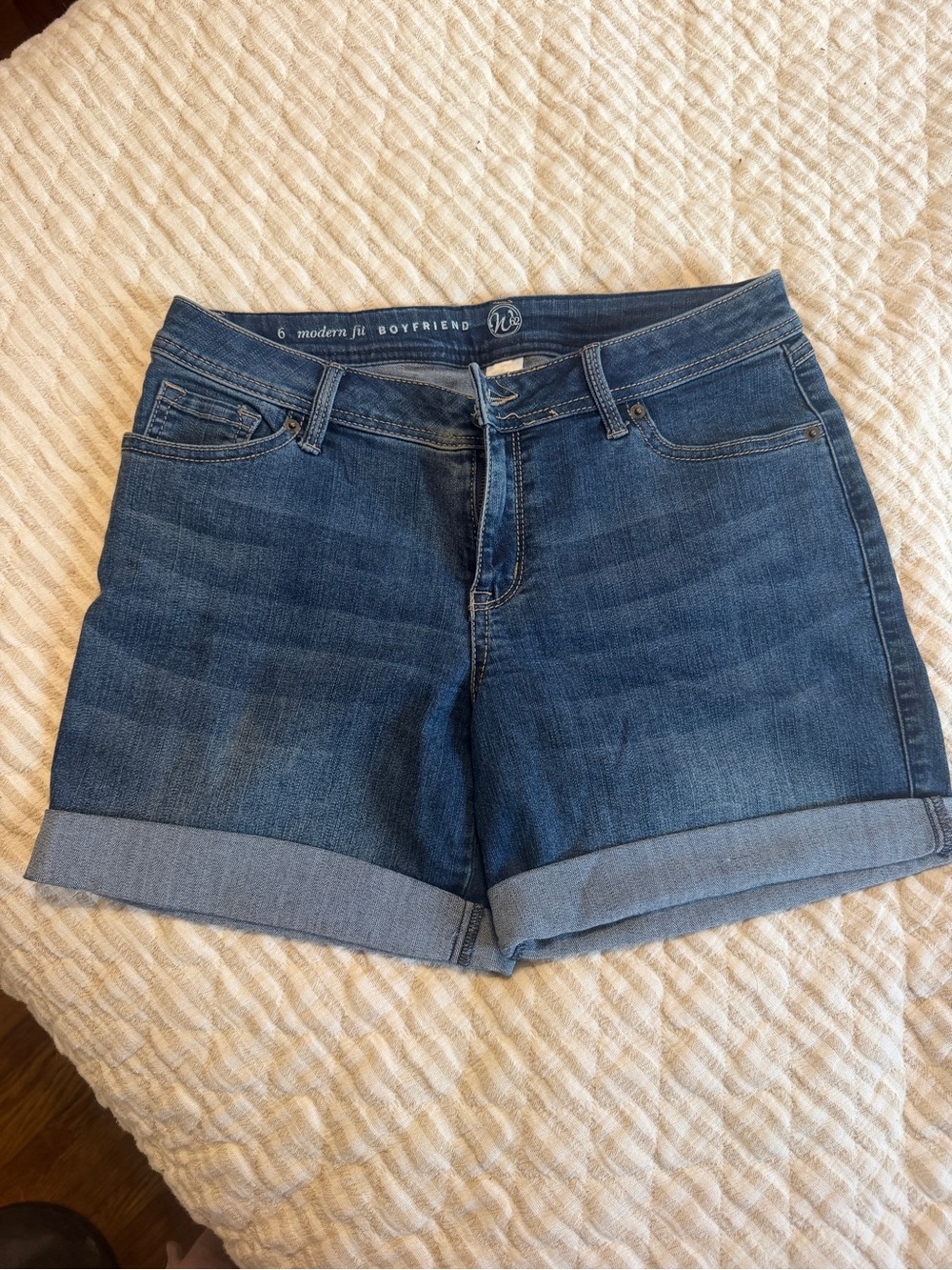 Modern Fit Boyfriend Denim Shorts in Medium Blue